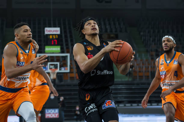 超的中立者 超的中立者